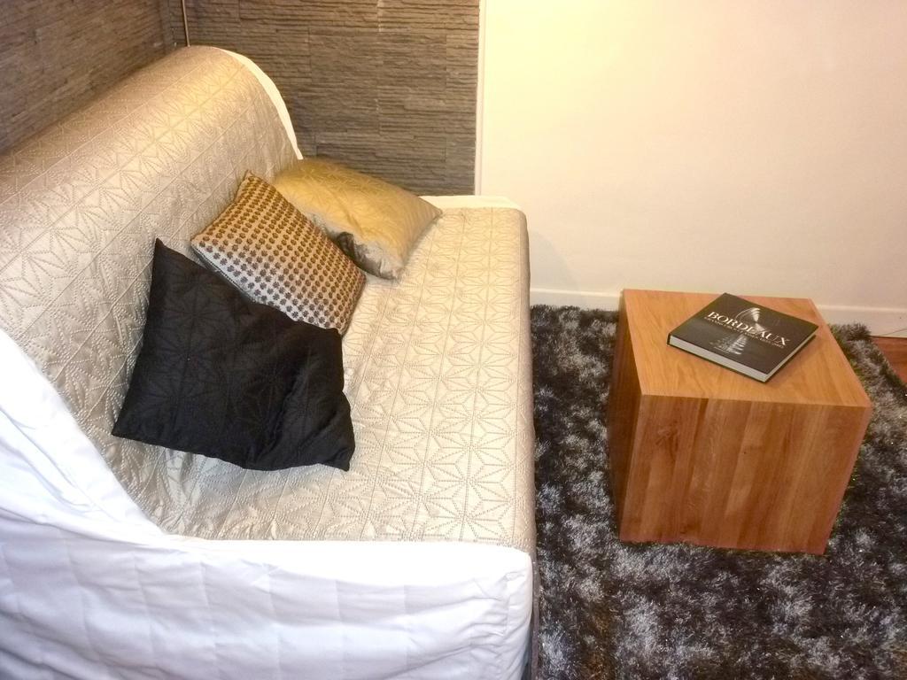 Appartement "Princesse Eleonore" - Centre Historique Bordeaux Esterno foto